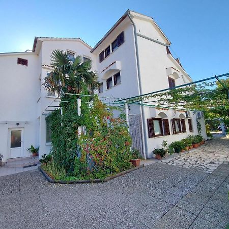 Apartments Fam Tomasic Baška Eksteriør billede