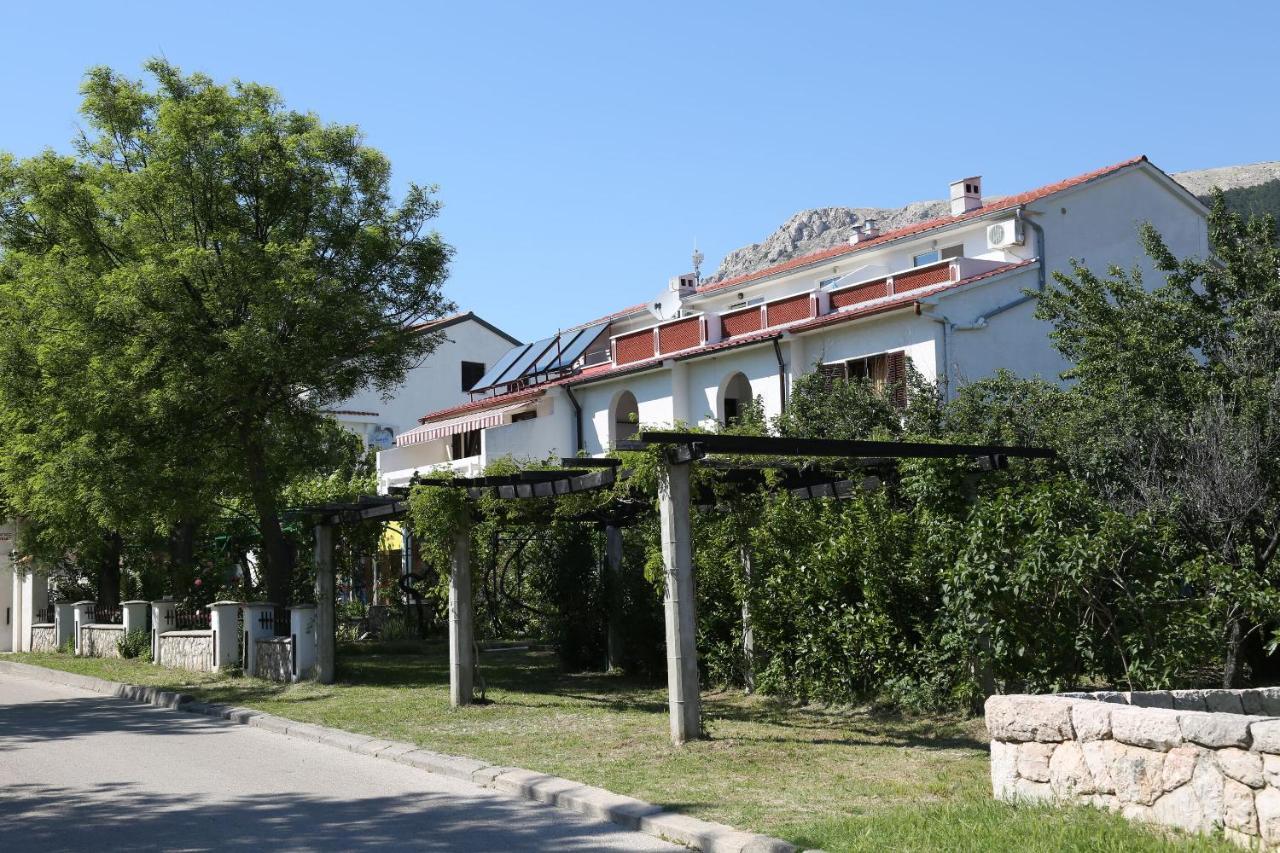 Apartments Fam Tomasic Baška Eksteriør billede