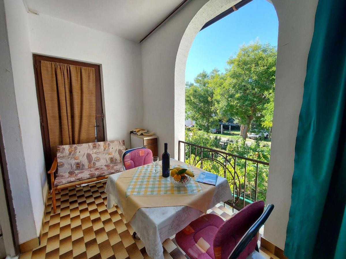 Apartments Fam Tomasic Baška Eksteriør billede