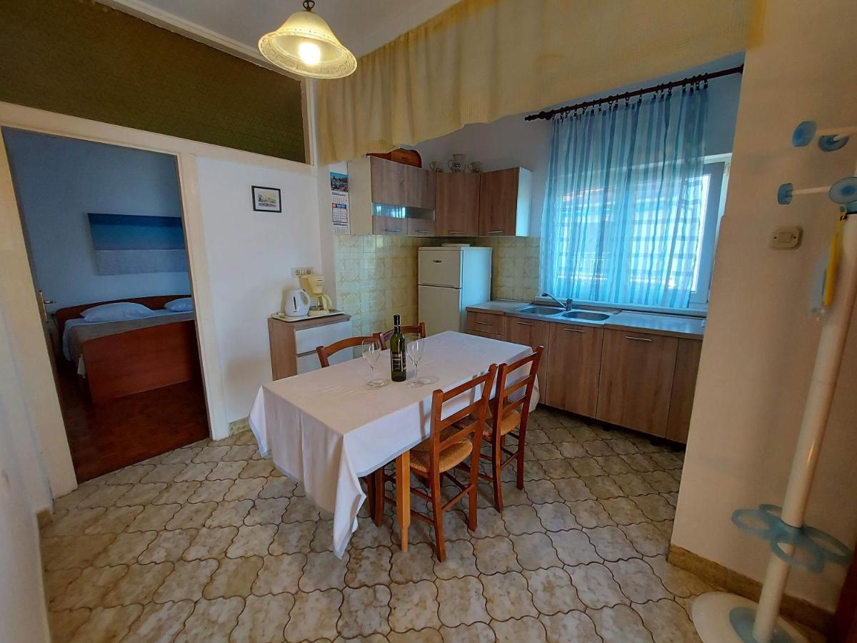 Apartments Fam Tomasic Baška Eksteriør billede