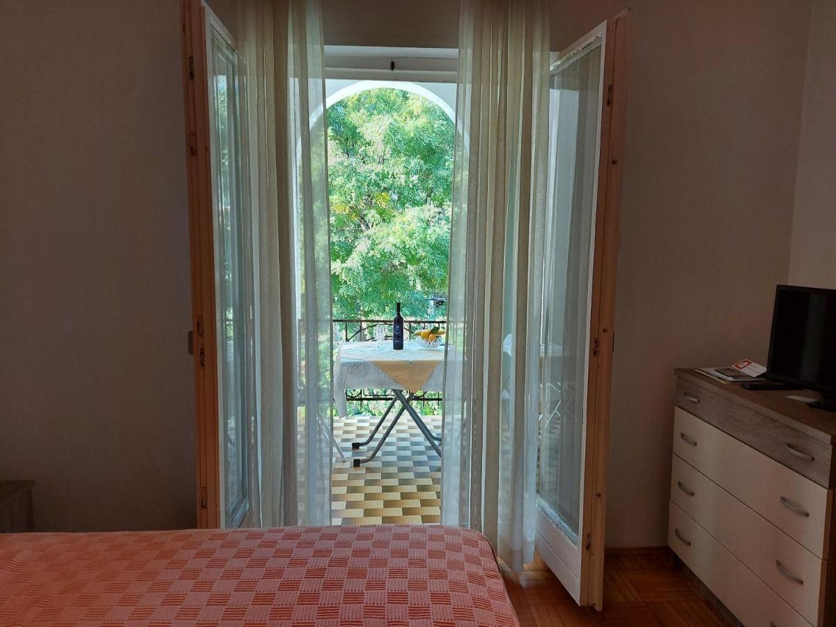 Apartments Fam Tomasic Baška Eksteriør billede