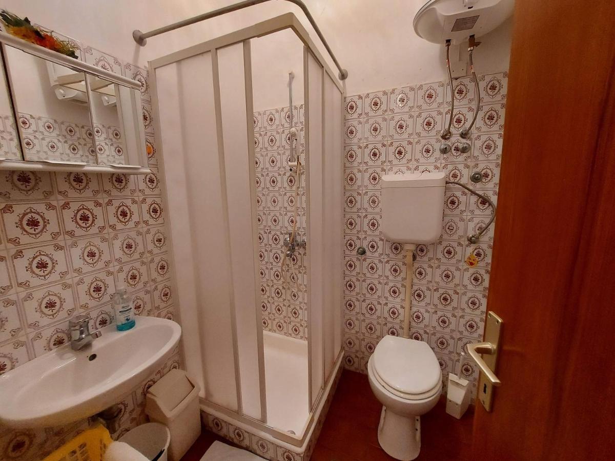 Apartments Fam Tomasic Baška Eksteriør billede