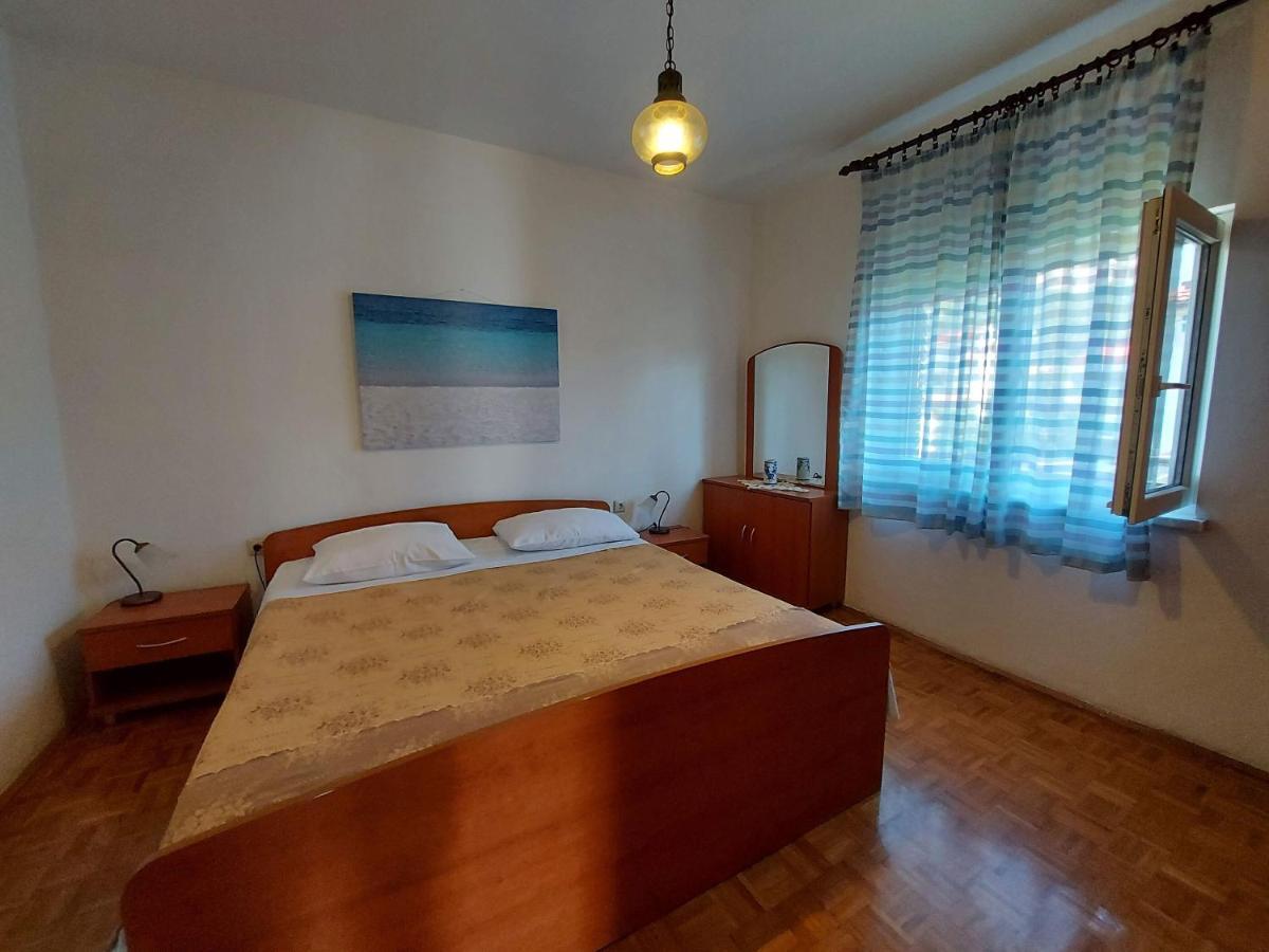 Apartments Fam Tomasic Baška Eksteriør billede
